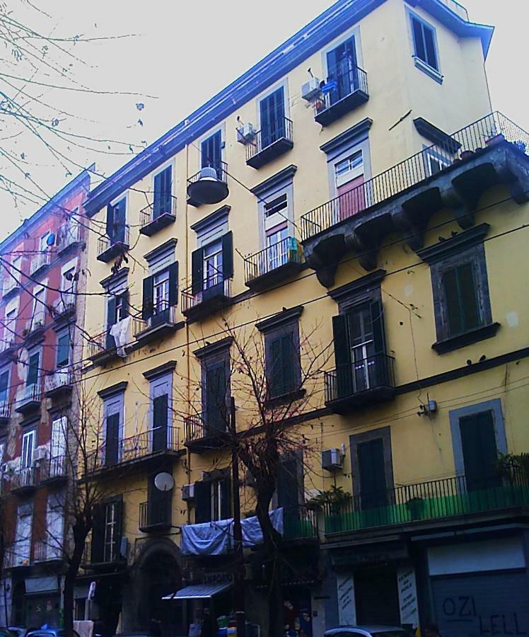 Domus Ugo Appartement Napels Buitenkant foto